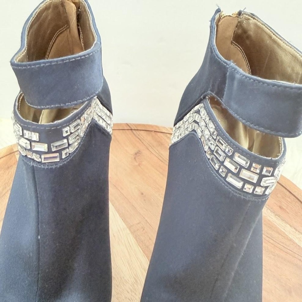 Nine West Navy Blue Satin Crystal Embellished Peep Toe Booties Heels Size 7M - Picture 11 of 12